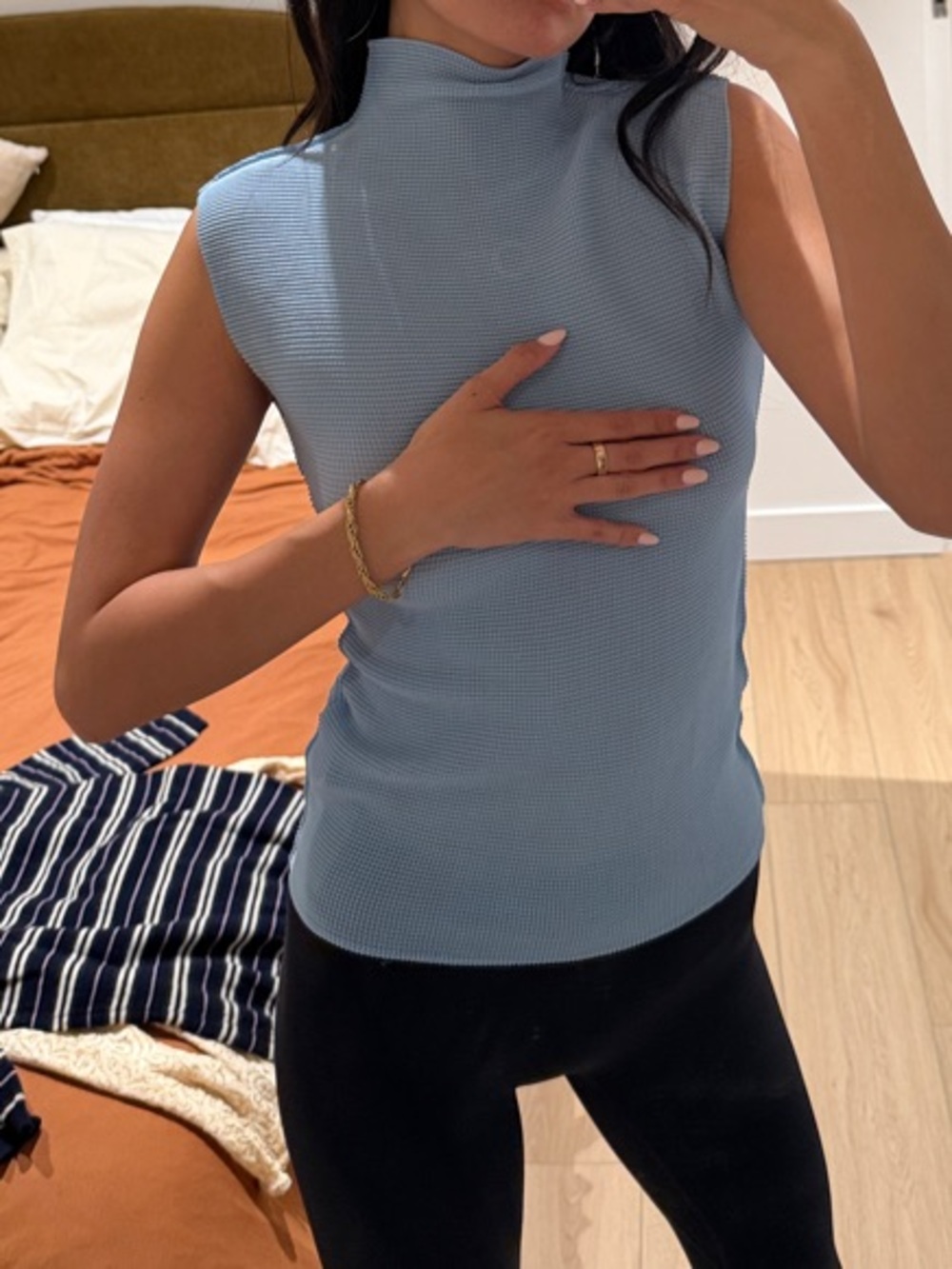 Issey Miyake Sleeveless Mock Neck Ribbed Top - Light Blue